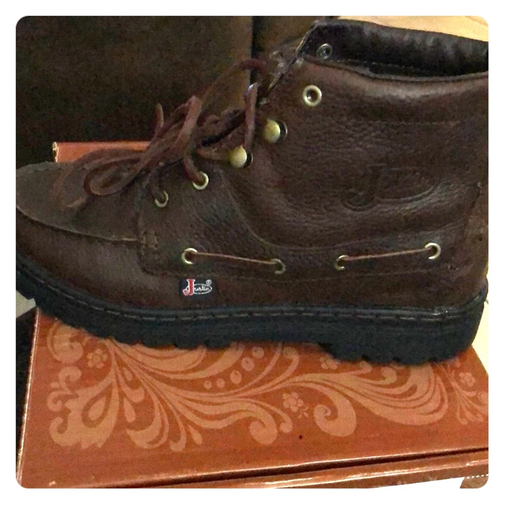 Justin cowhide lace up  🥾 boots sz. 8.